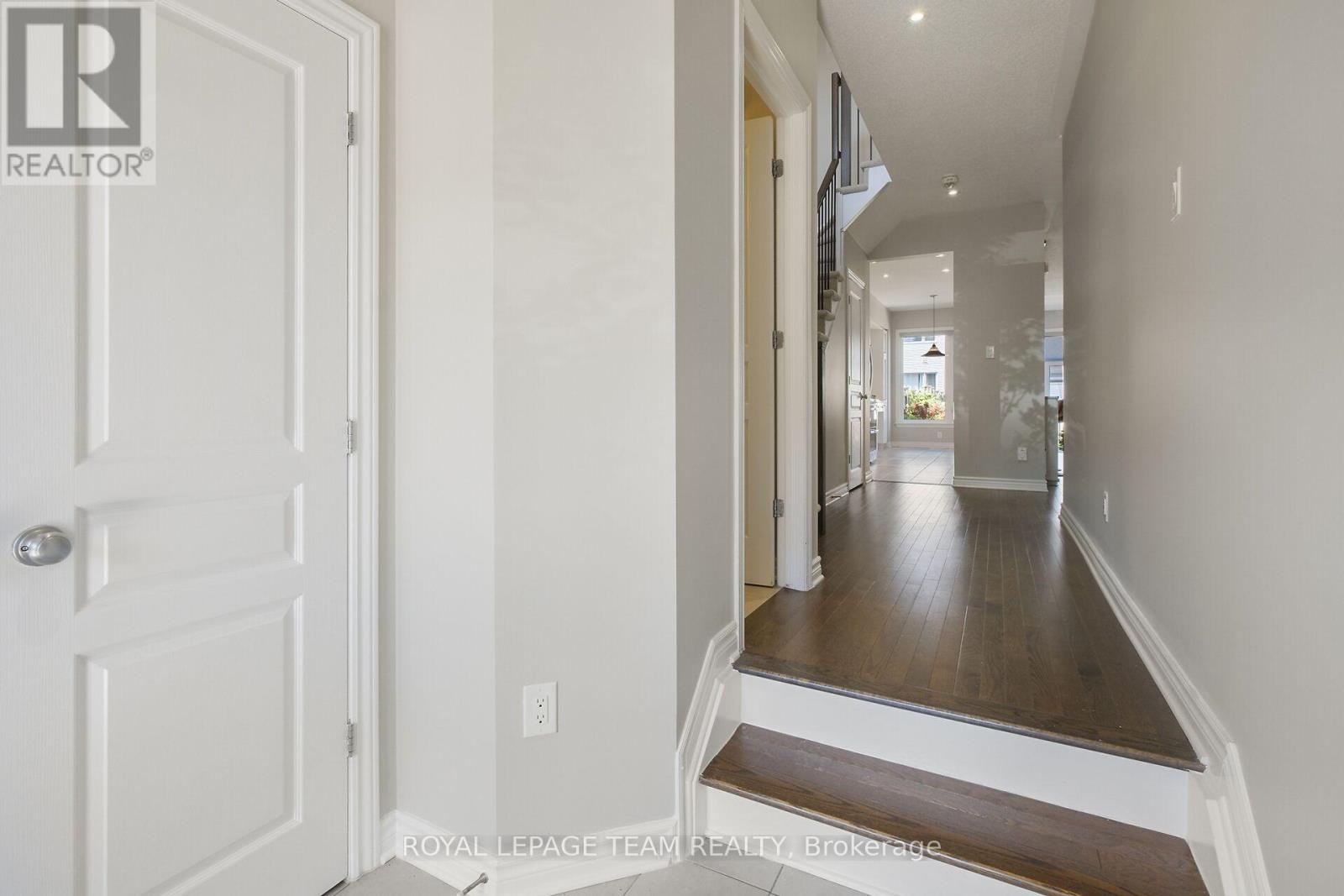 273 SHINLEAF CRESCENT