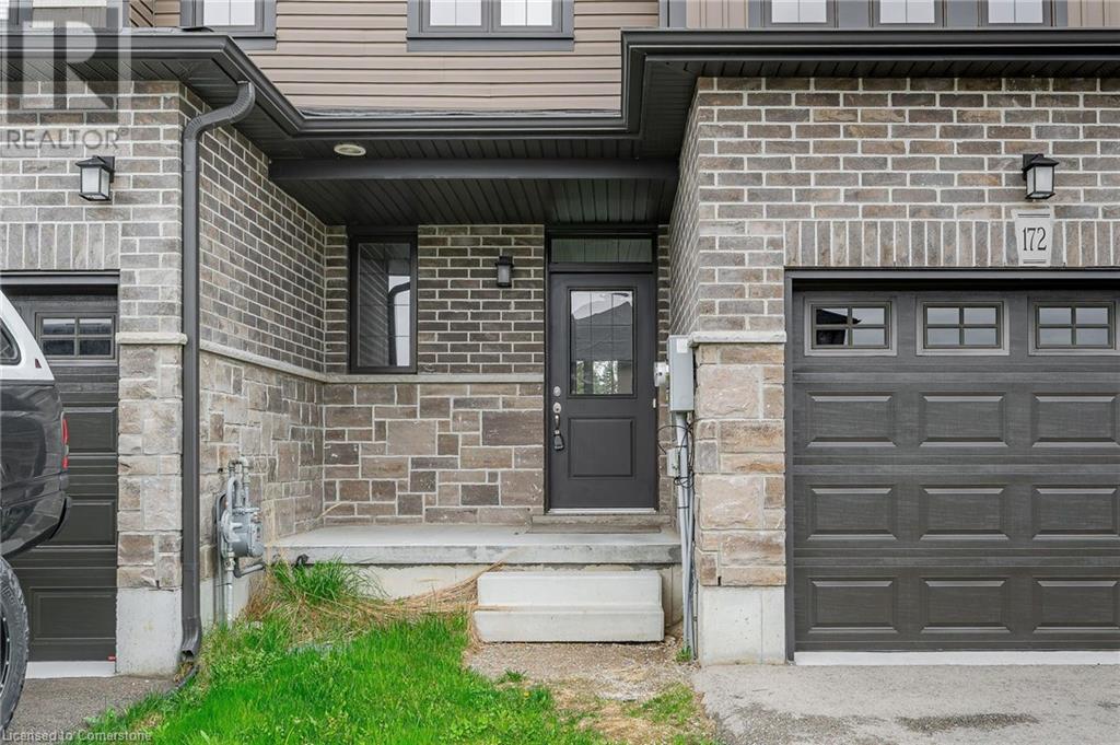172 LINKS Crescent