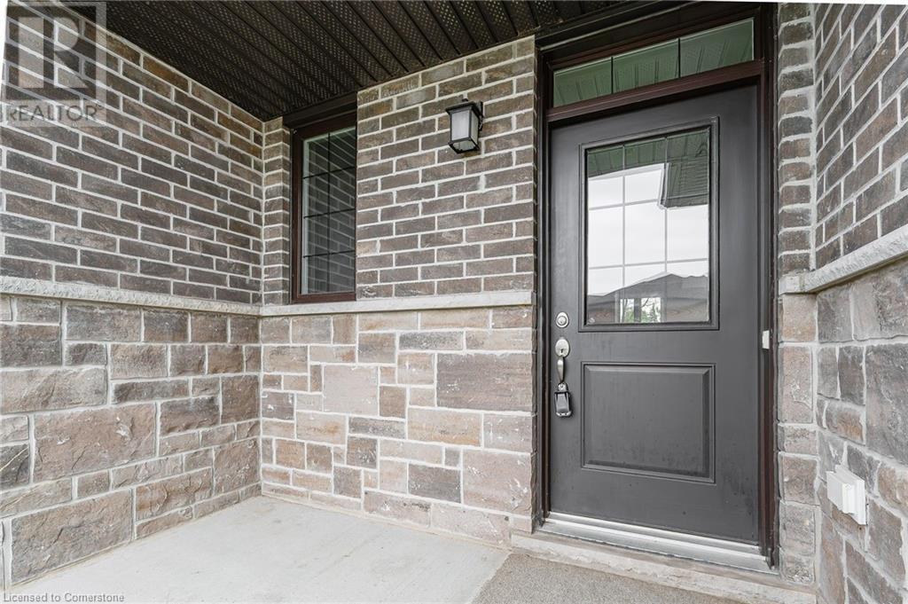 172 LINKS Crescent