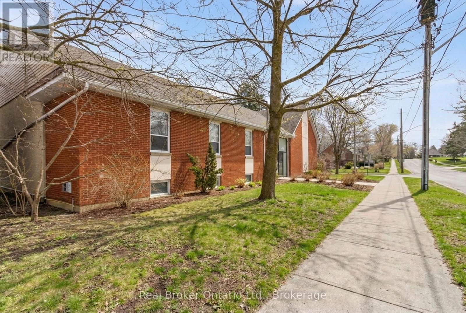 211 BIRMINGHAM STREET W