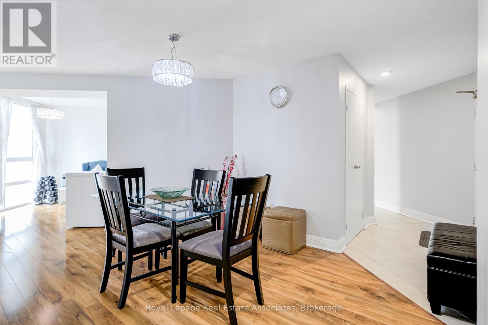 1006 - 3650 KANEFF CRESCENT