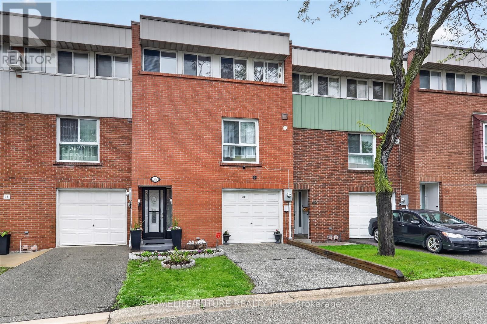 Photo 1 of 36 — 70 - 38 JOHN CABOT WAY Unit 70, Toronto (Glenfield-Jane Heights), ON M3N2T7