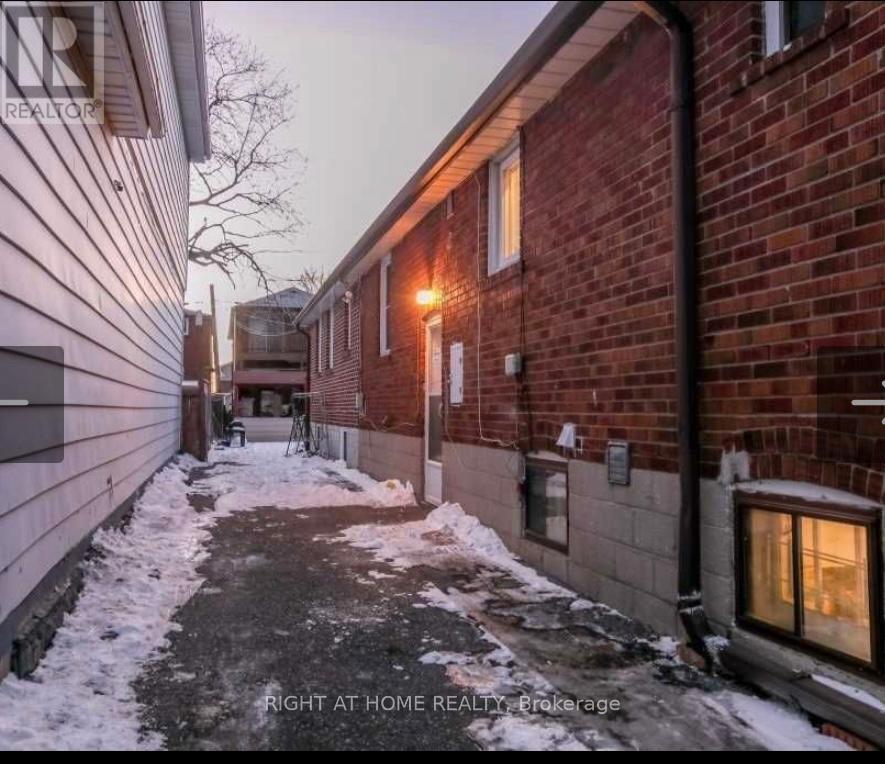 90 PHARMACY AVENUE W