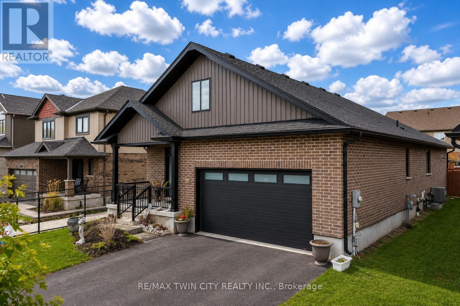 86 WOODBERRY CRESCENT