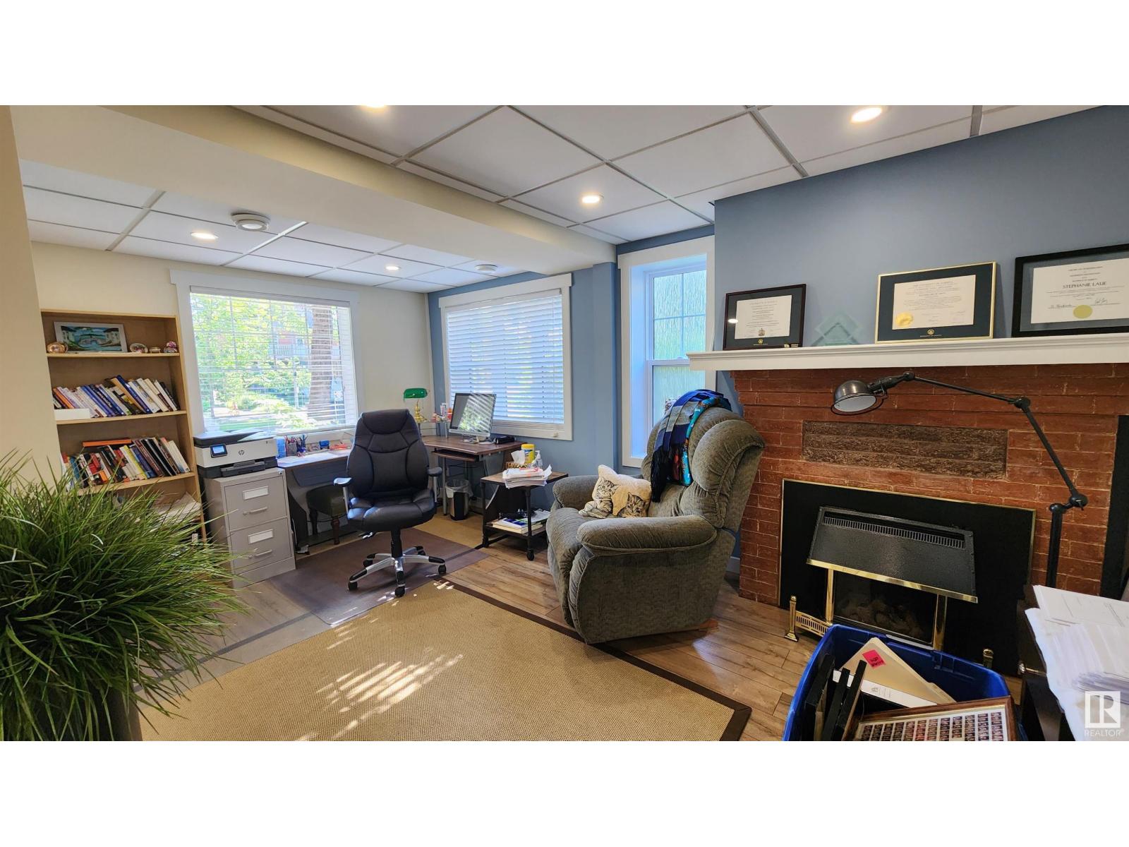 8612 104 ST NW
