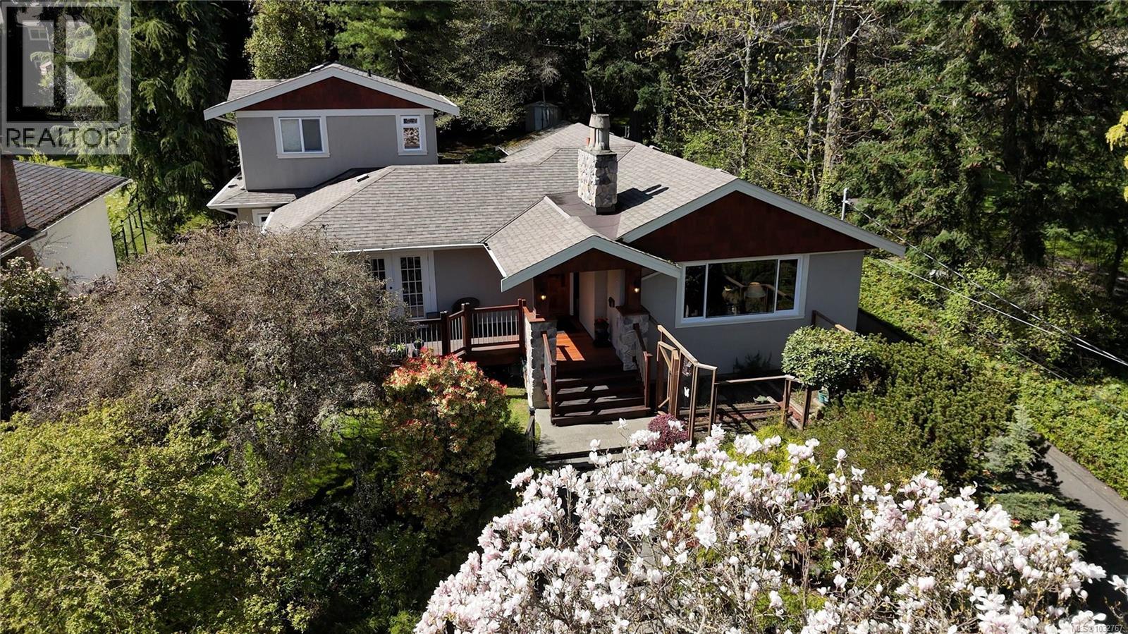 2229 Arbutus Rd