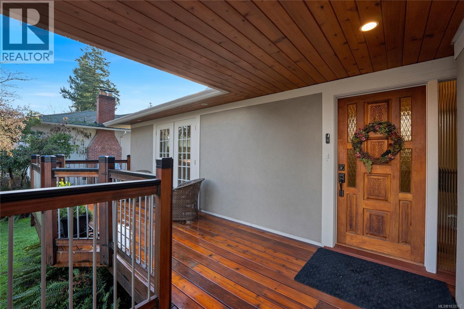 2229 Arbutus Rd