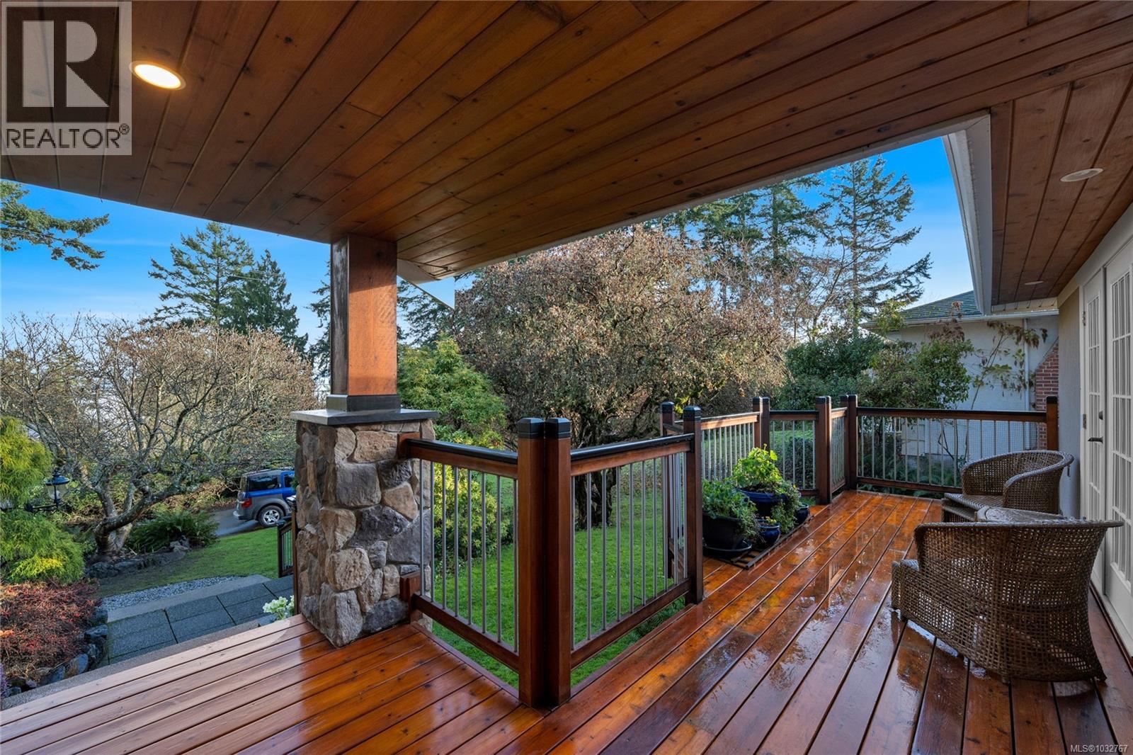 2229 Arbutus Rd