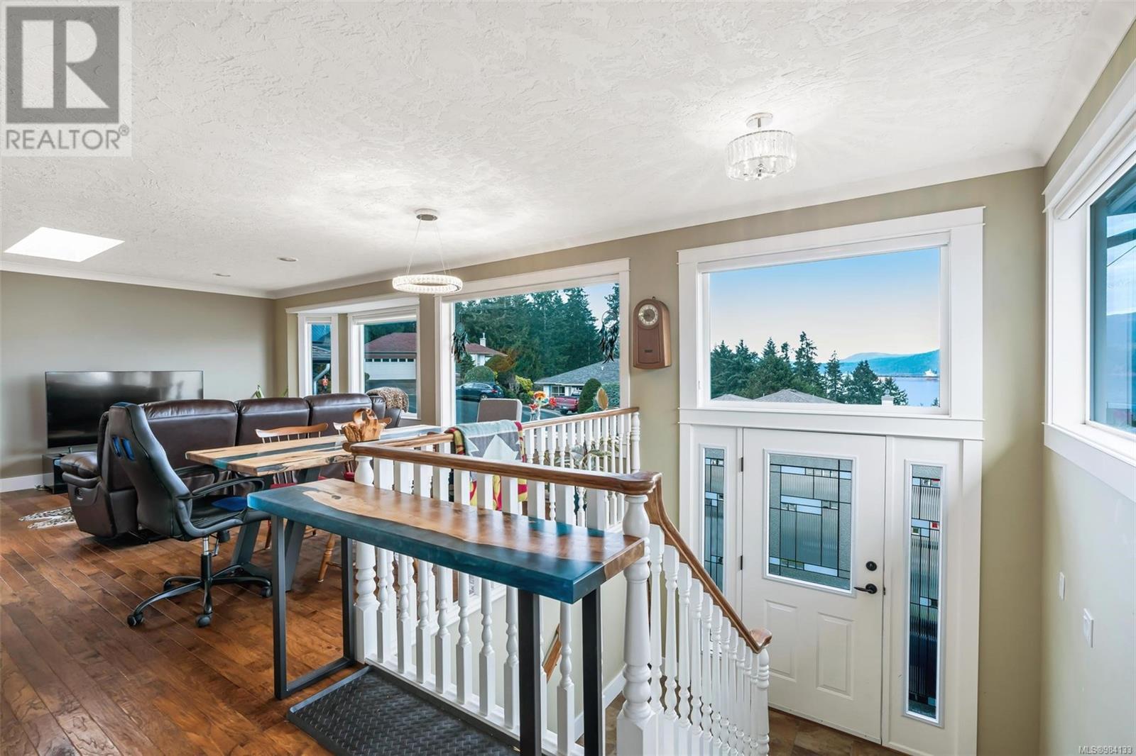 550 Marine Pl