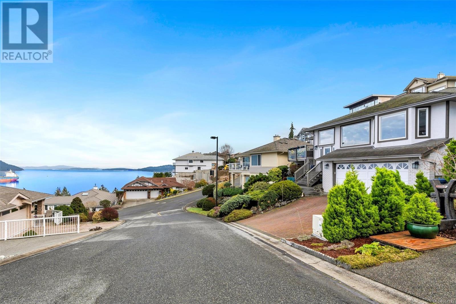 550 Marine Pl
