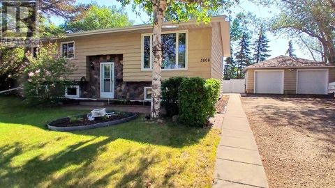 3808 49A Avenue Innisfail AB T4G1J2