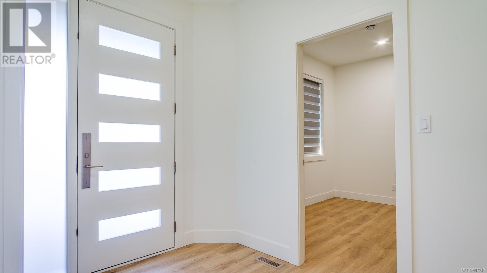 3207 Fernwood Lane