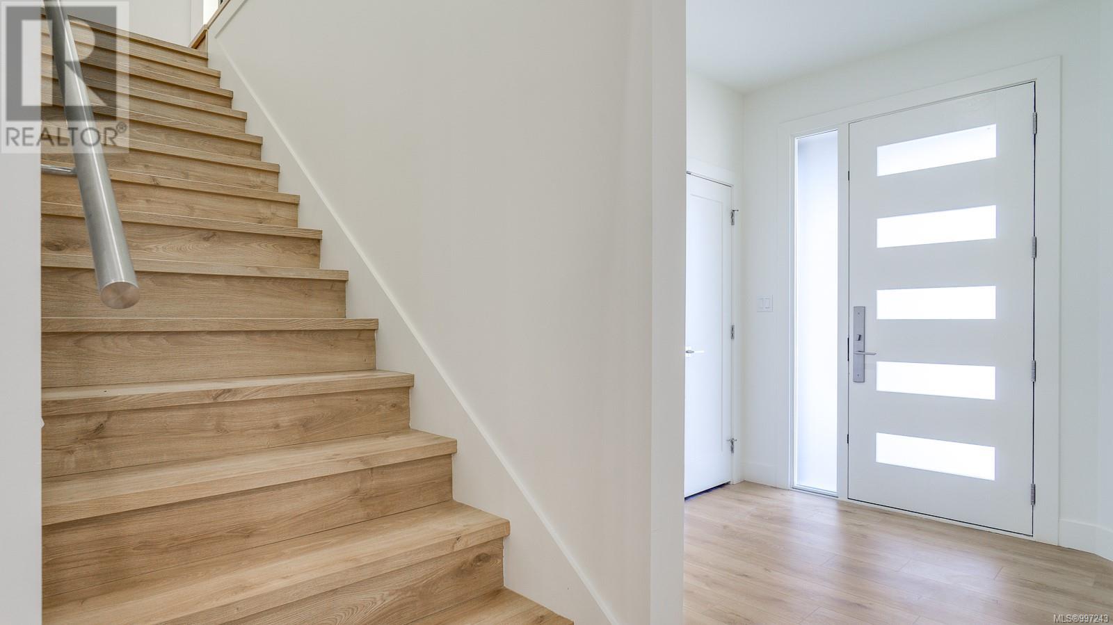 3207 Fernwood Lane