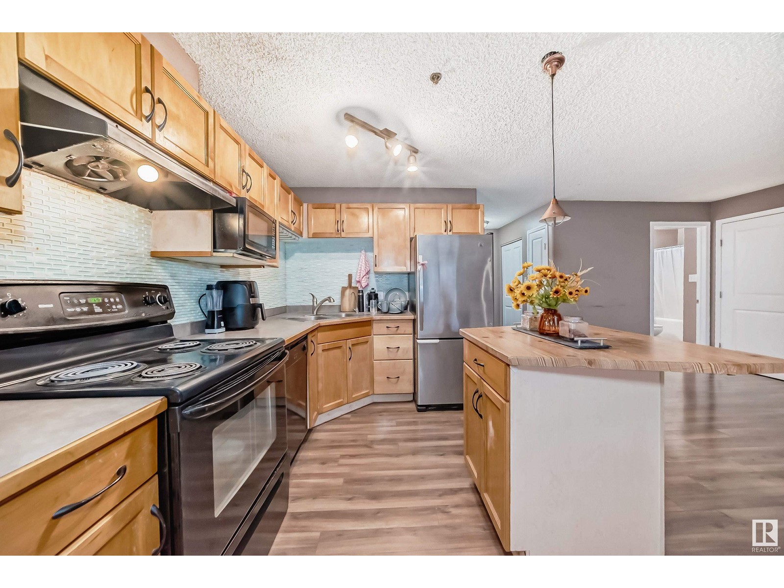 110 2305 35A AV NW