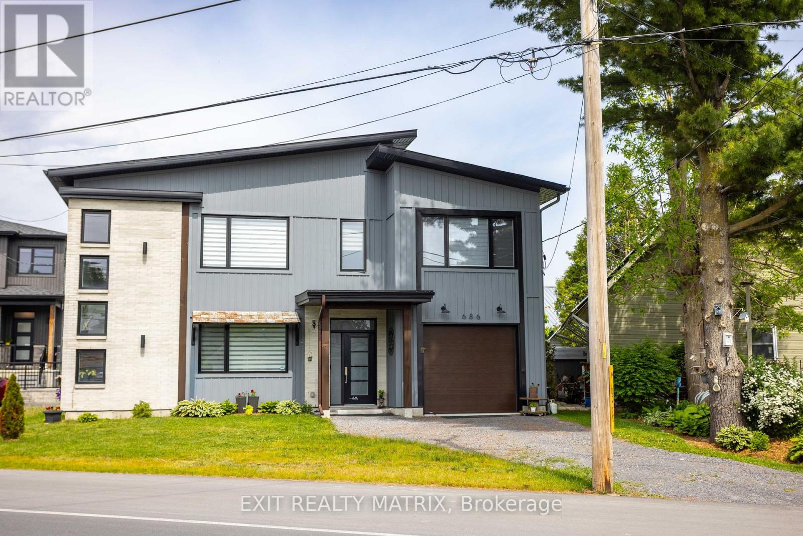686 ST ISIDORE ROAD