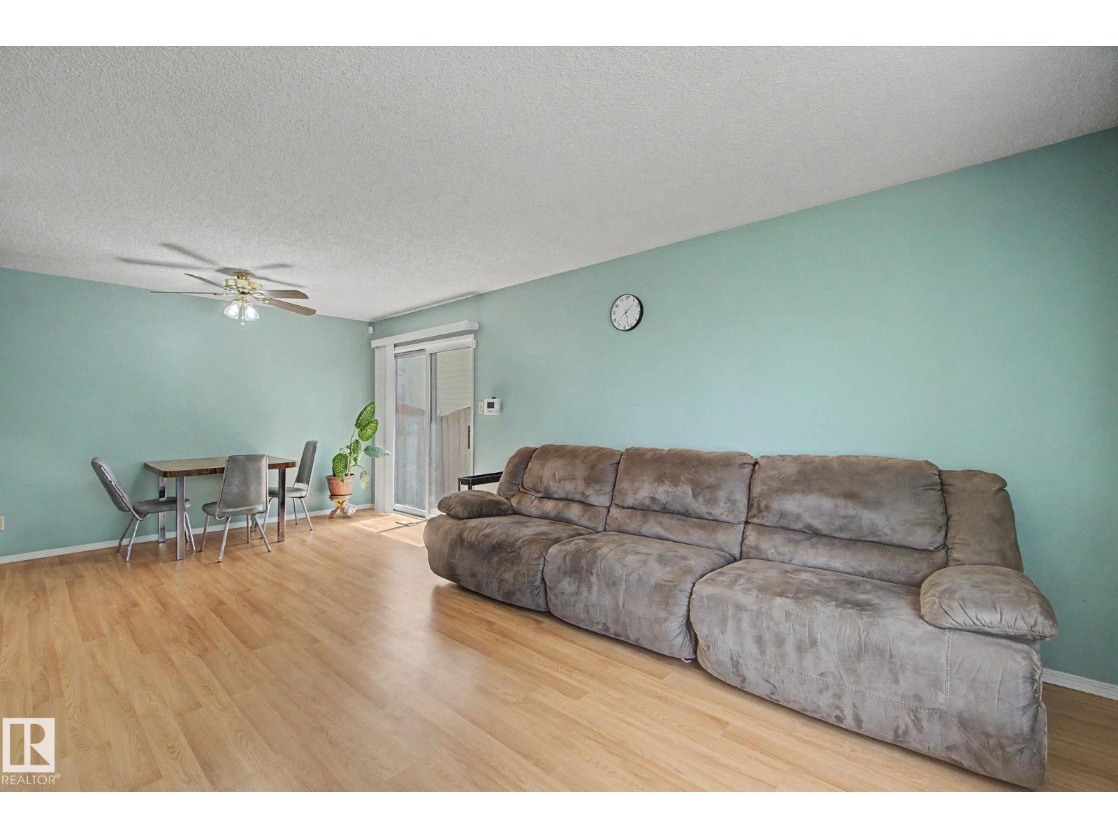 7327 189 ST NW