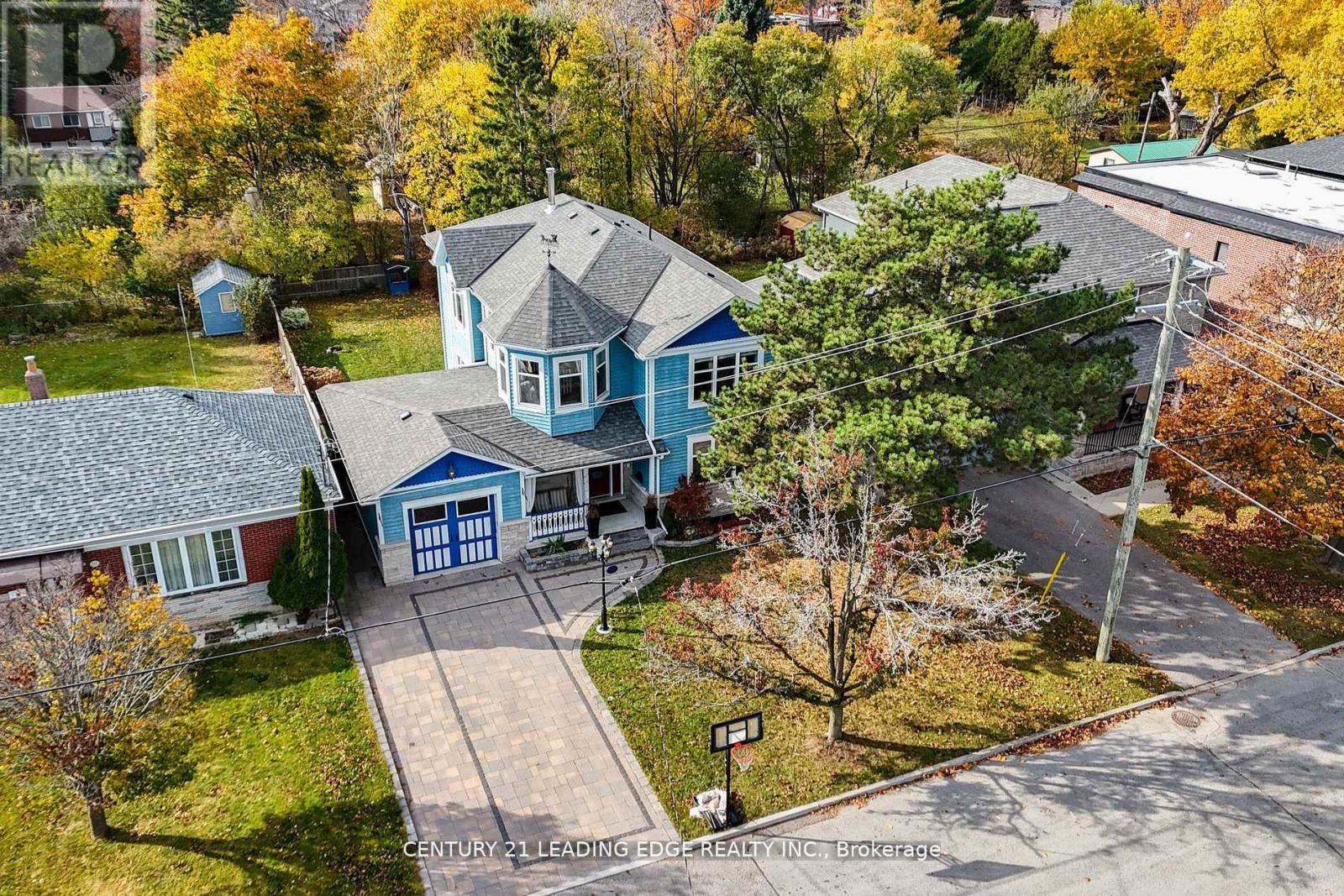 12 GRADWELL DRIVE