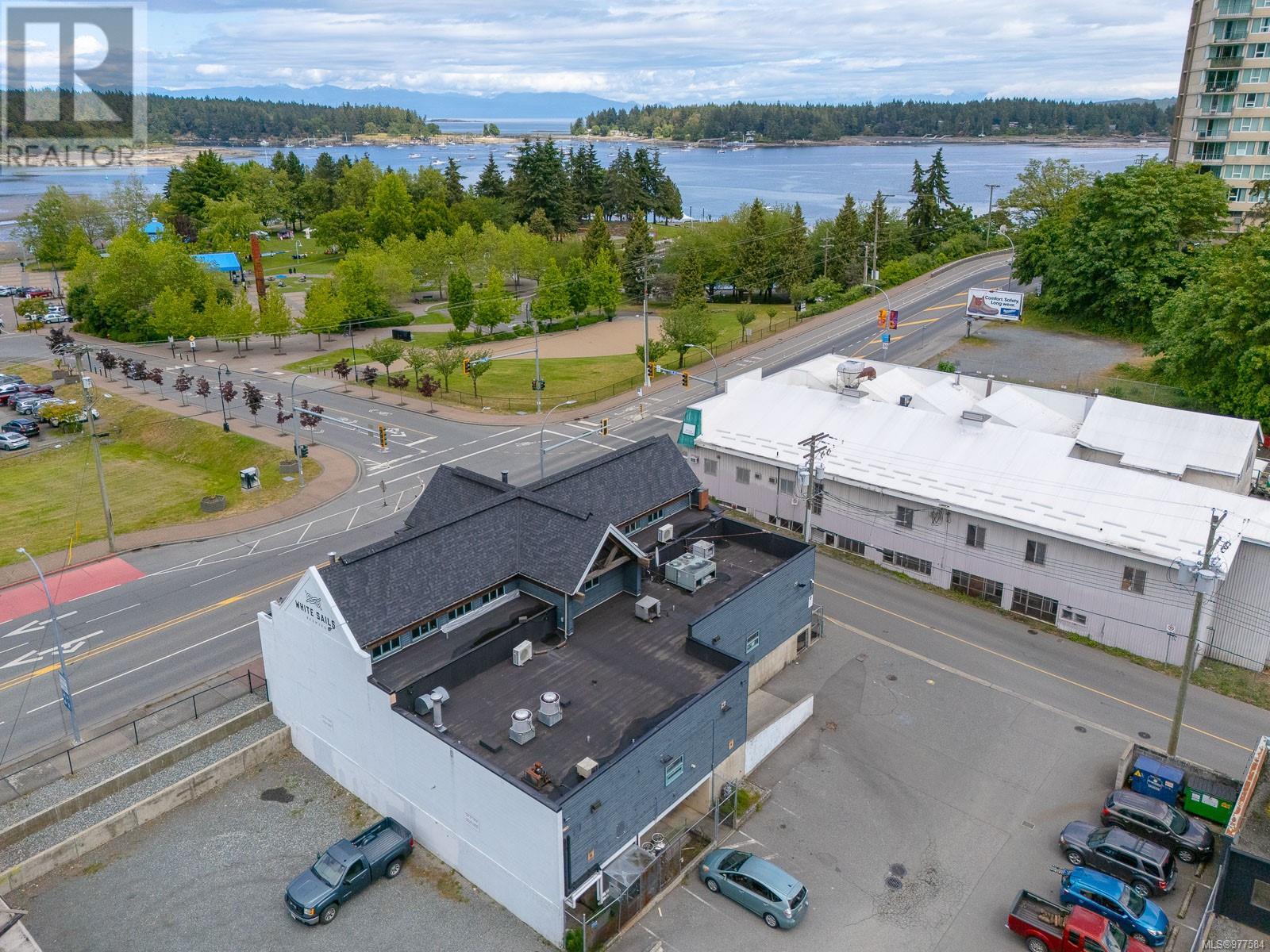 125 Comox Rd