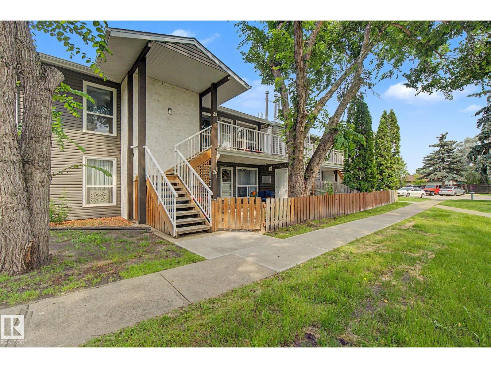 #39 3111 142 AV NW