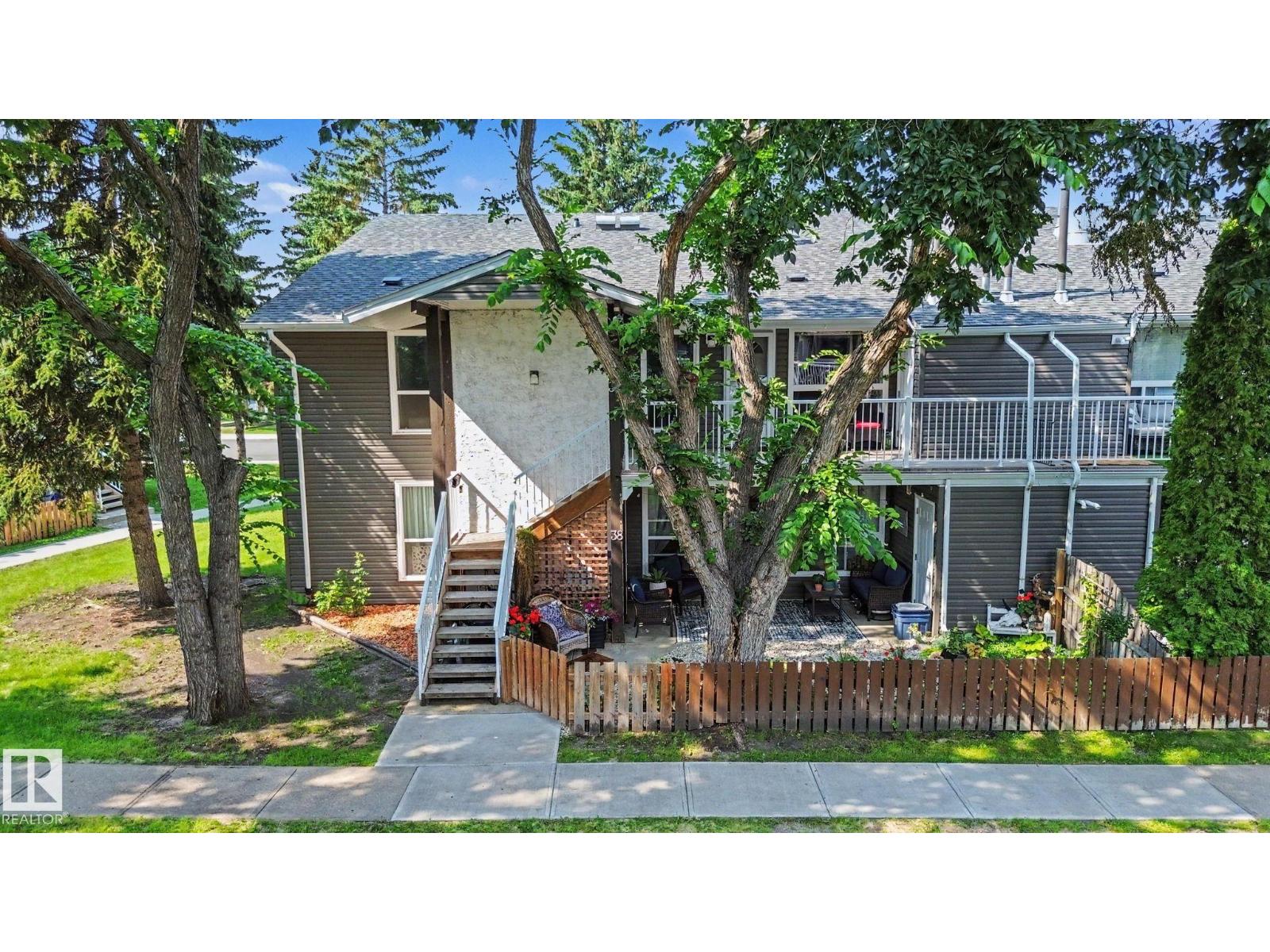 #39 3111 142 AV NW