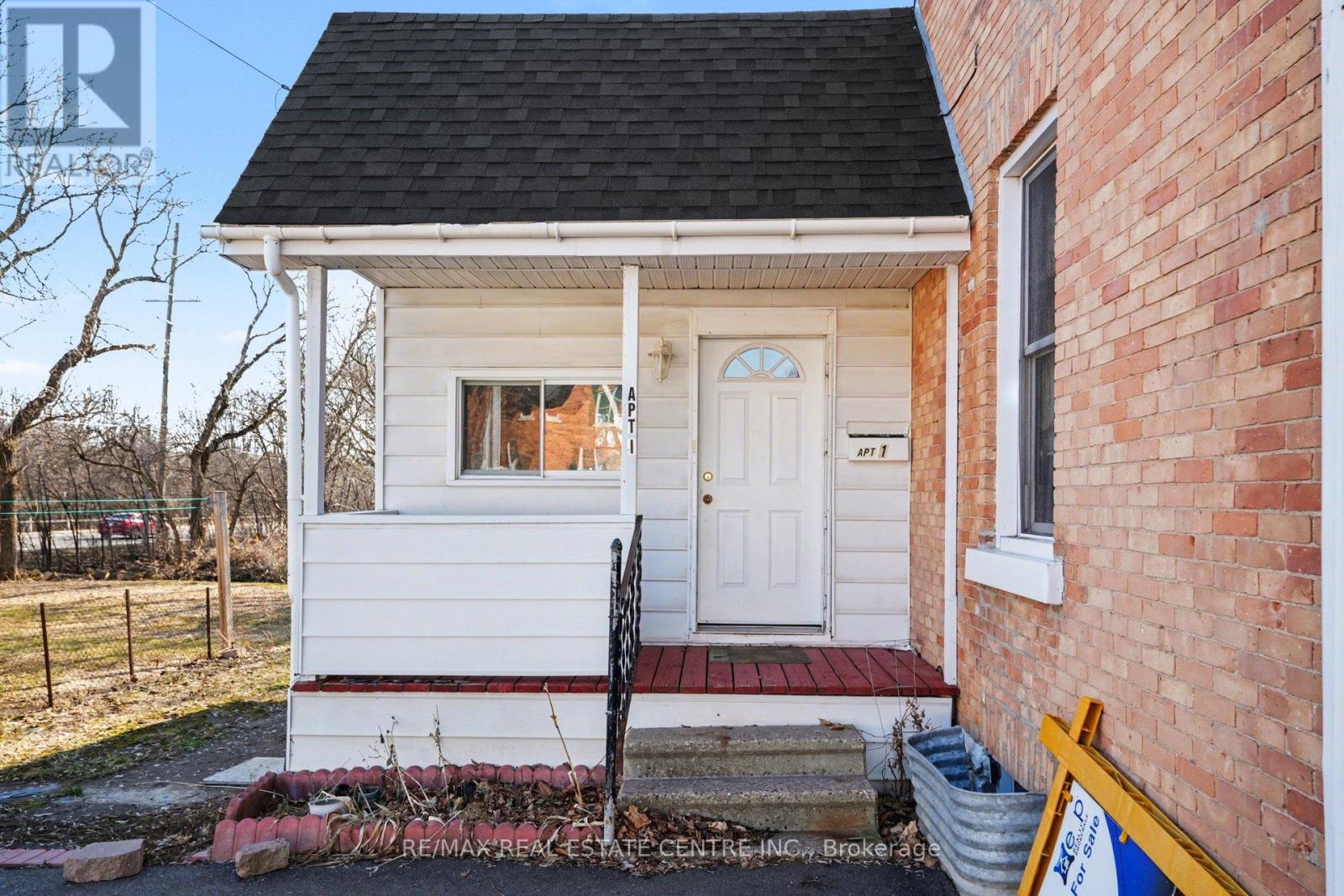84 BANK STREET N