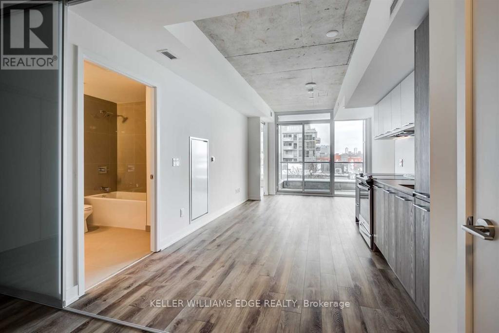 422 - 30 BASEBALL PLACE