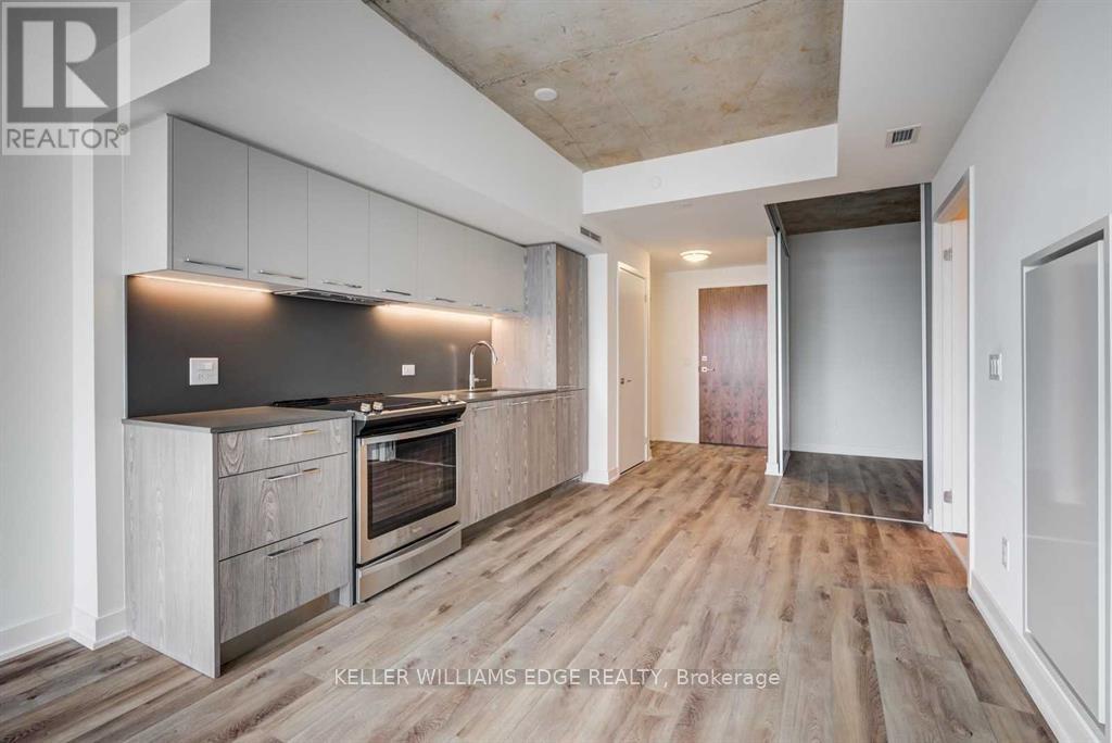 422 - 30 BASEBALL PLACE