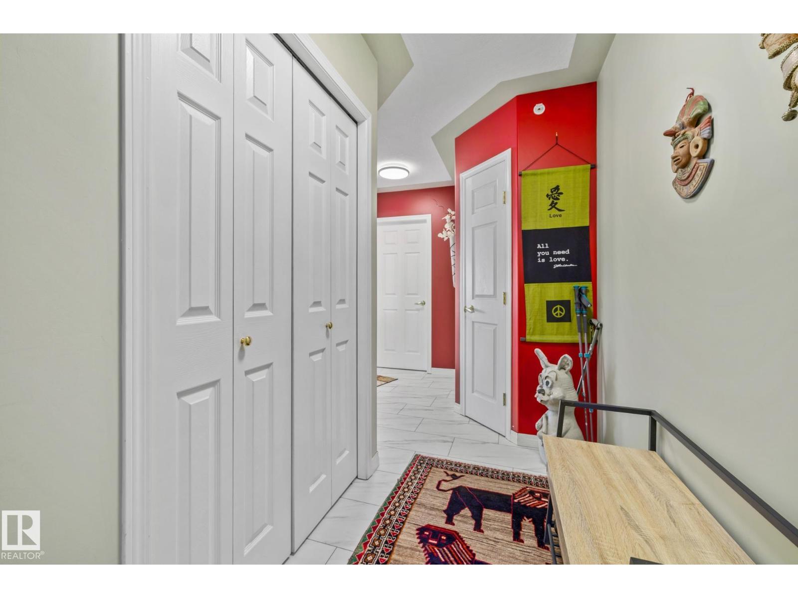 #402 50 ST THOMAS ST