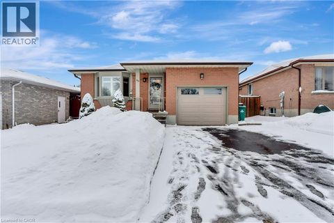 43 SUMMERHILL Crescent Kitchener ON N2N2T4