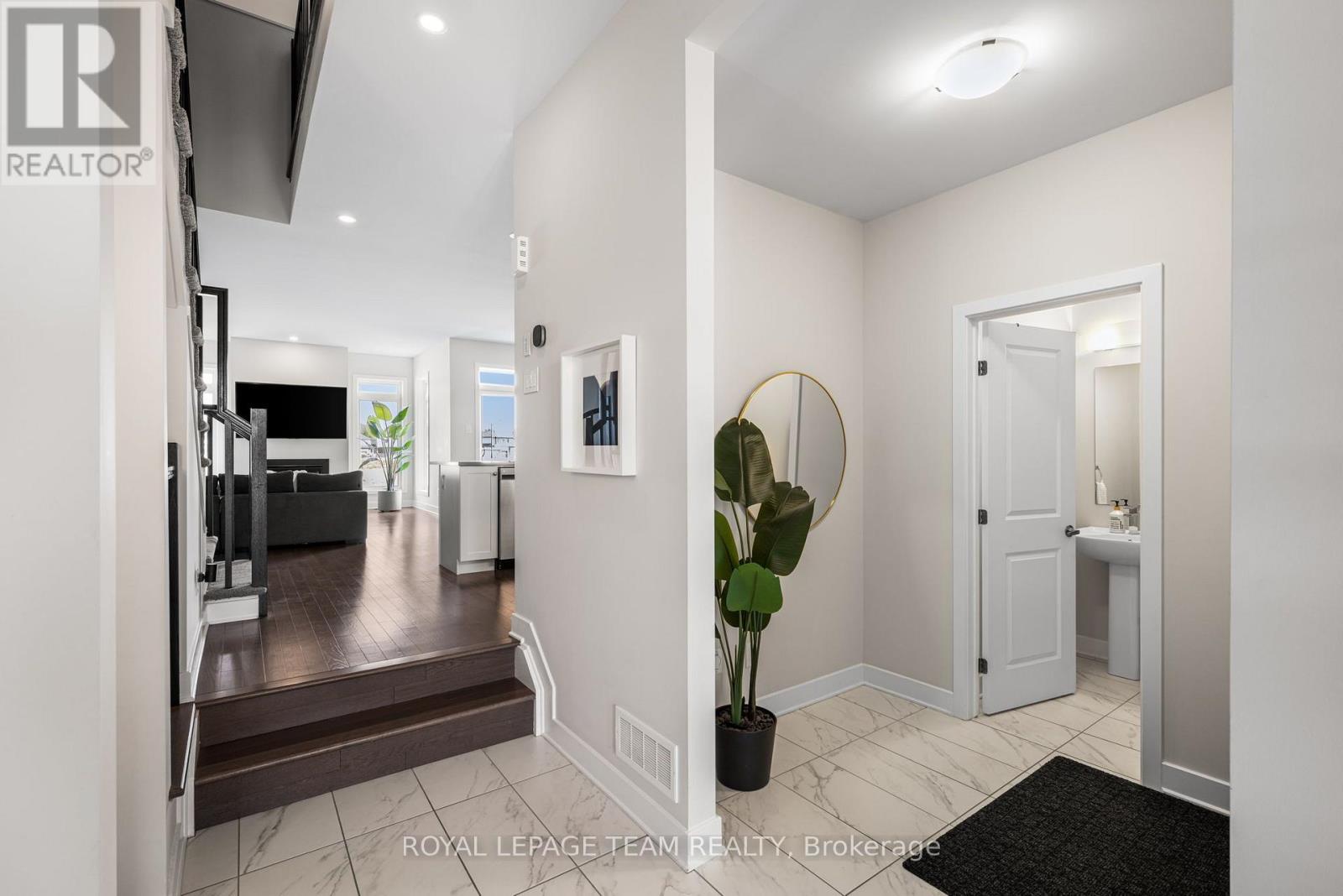 800 SOLARIUM AVENUE