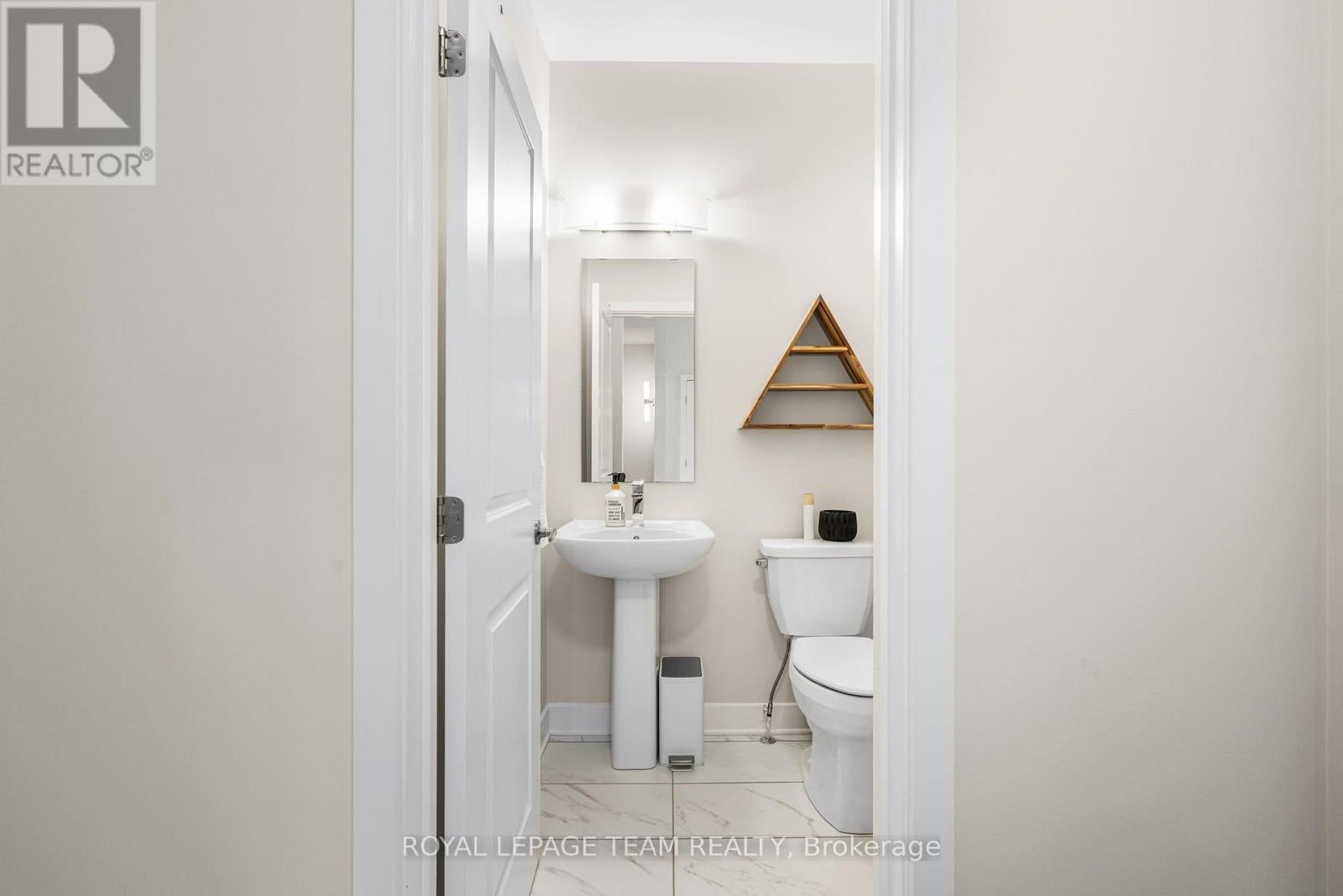 800 SOLARIUM AVENUE