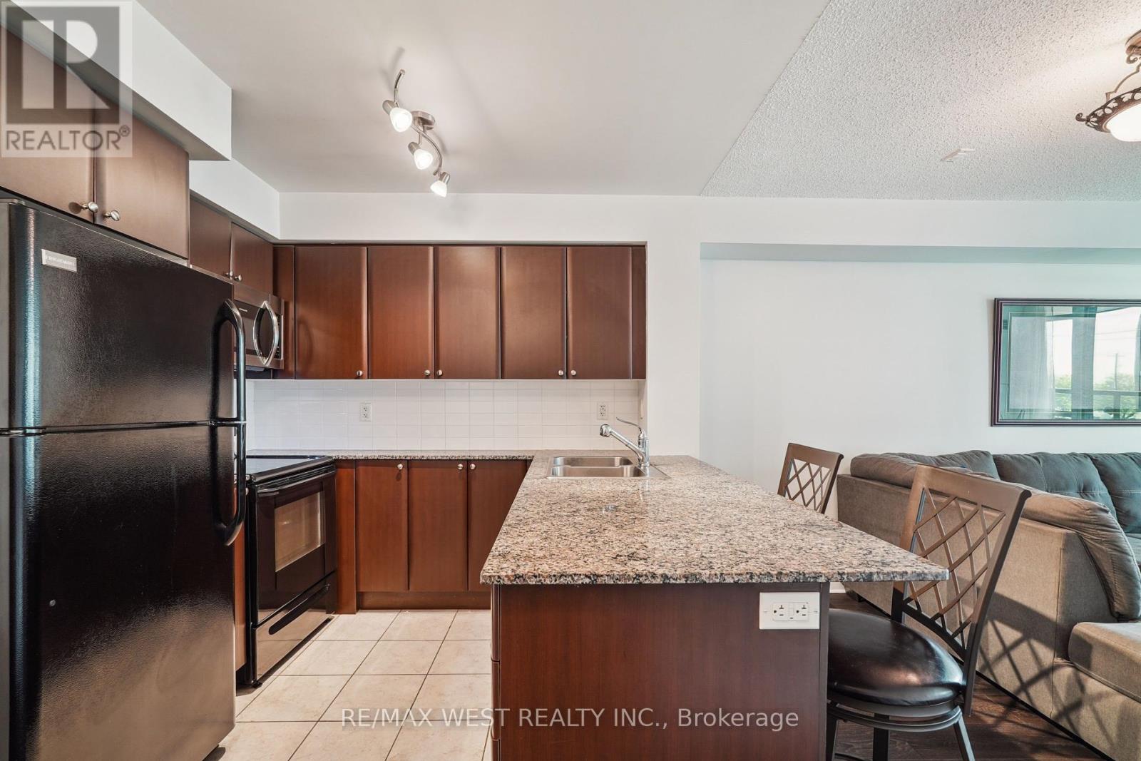 349 - 525 WILSON AVENUE