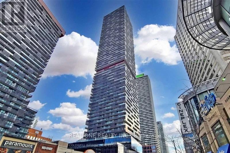 Photo 1 of 18 — 2209 - 8 EGLINTON AVENUE E Unit 2209, Toronto (Mount Pleasant West), ON M4P0C1