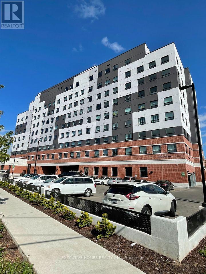 611 - 1 WELLINGTON STREET
