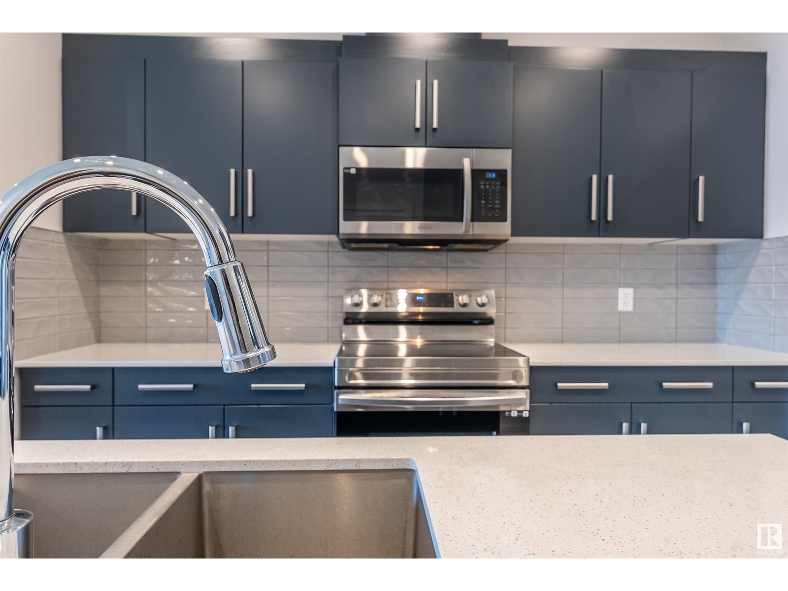 308 36 AV NW