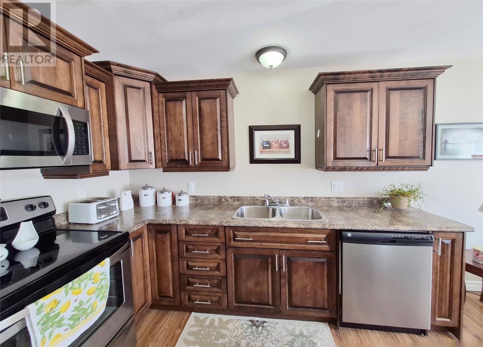 14 Leamington Heights