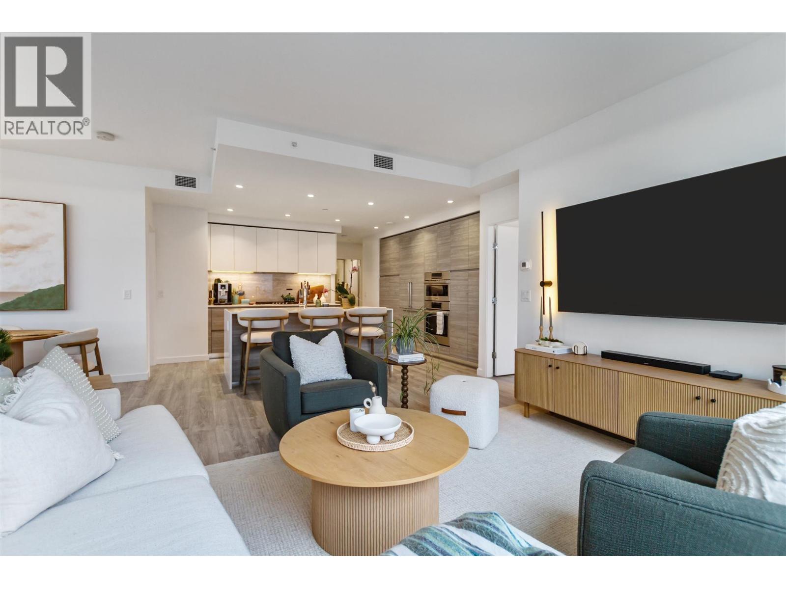 3208 680 QUAYSIDE DRIVE