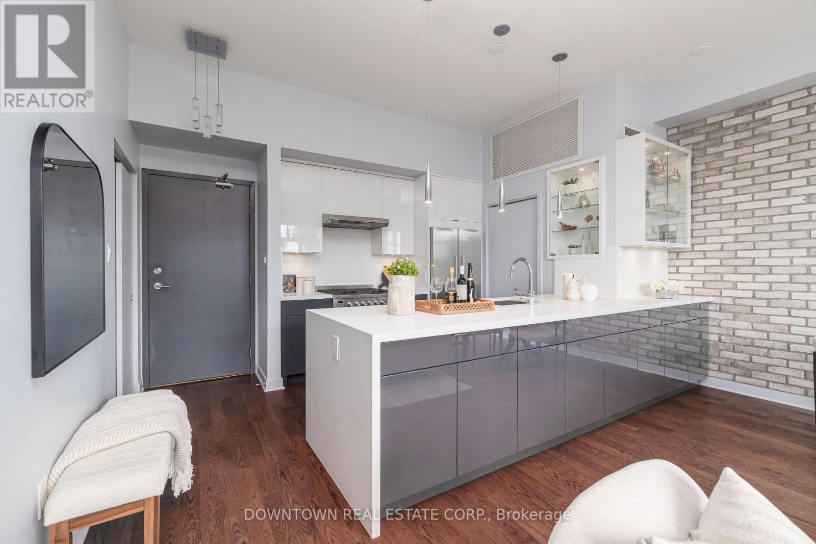 404 - 53 COLGATE AVENUE