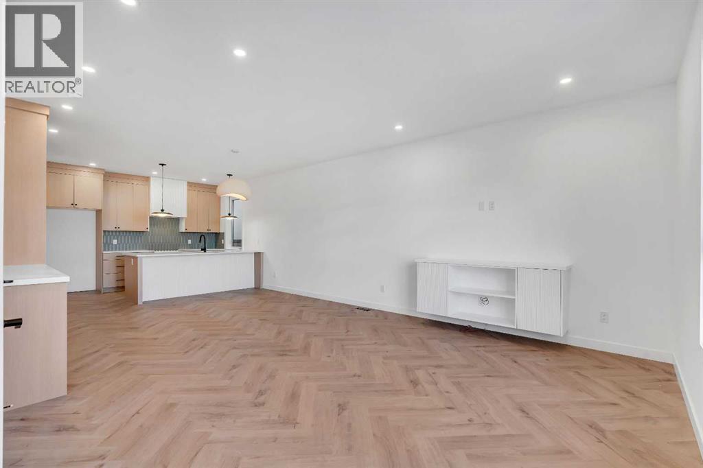 4, 1524 29 Avenue SW