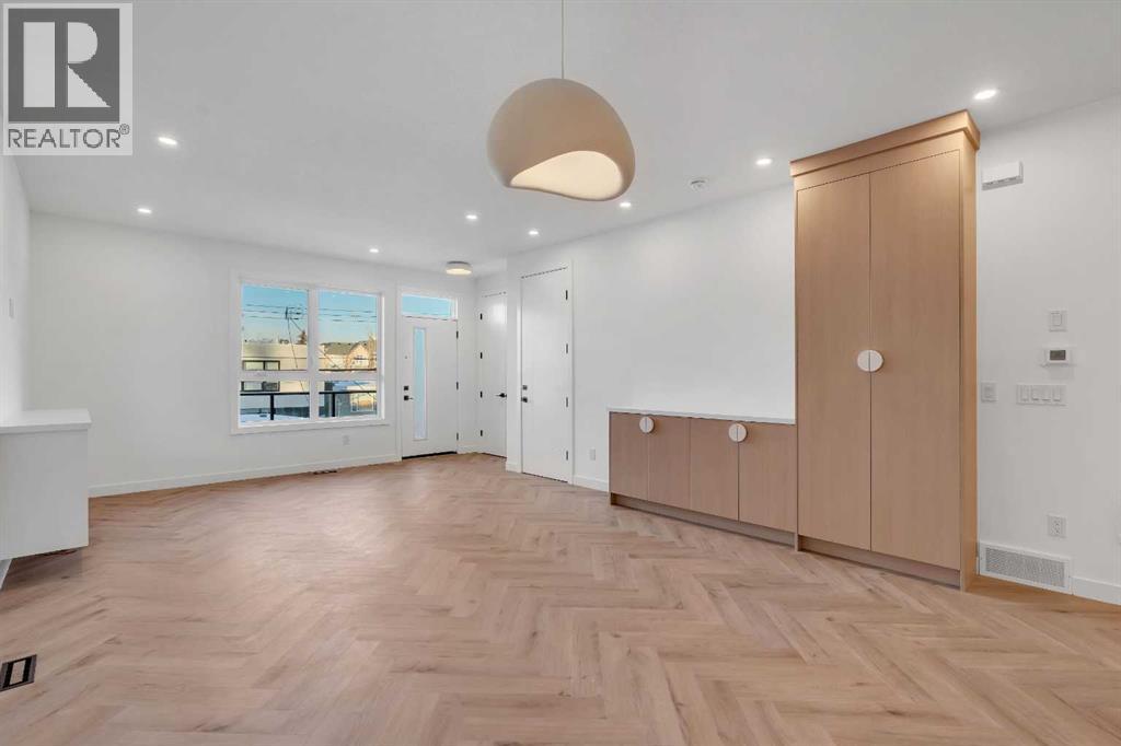 4, 1524 29 Avenue SW