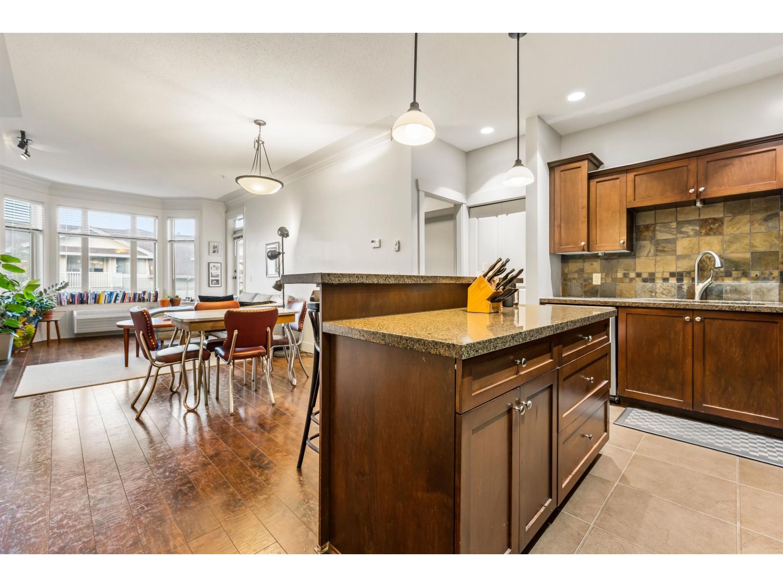 303 45615 BRETT AVENUE|Chilliwack Proper West