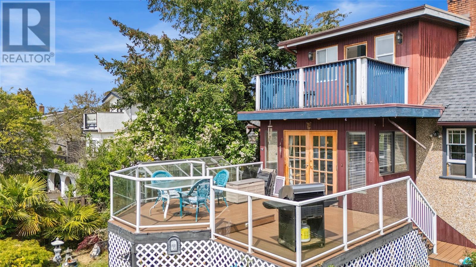 3630 Quadra St