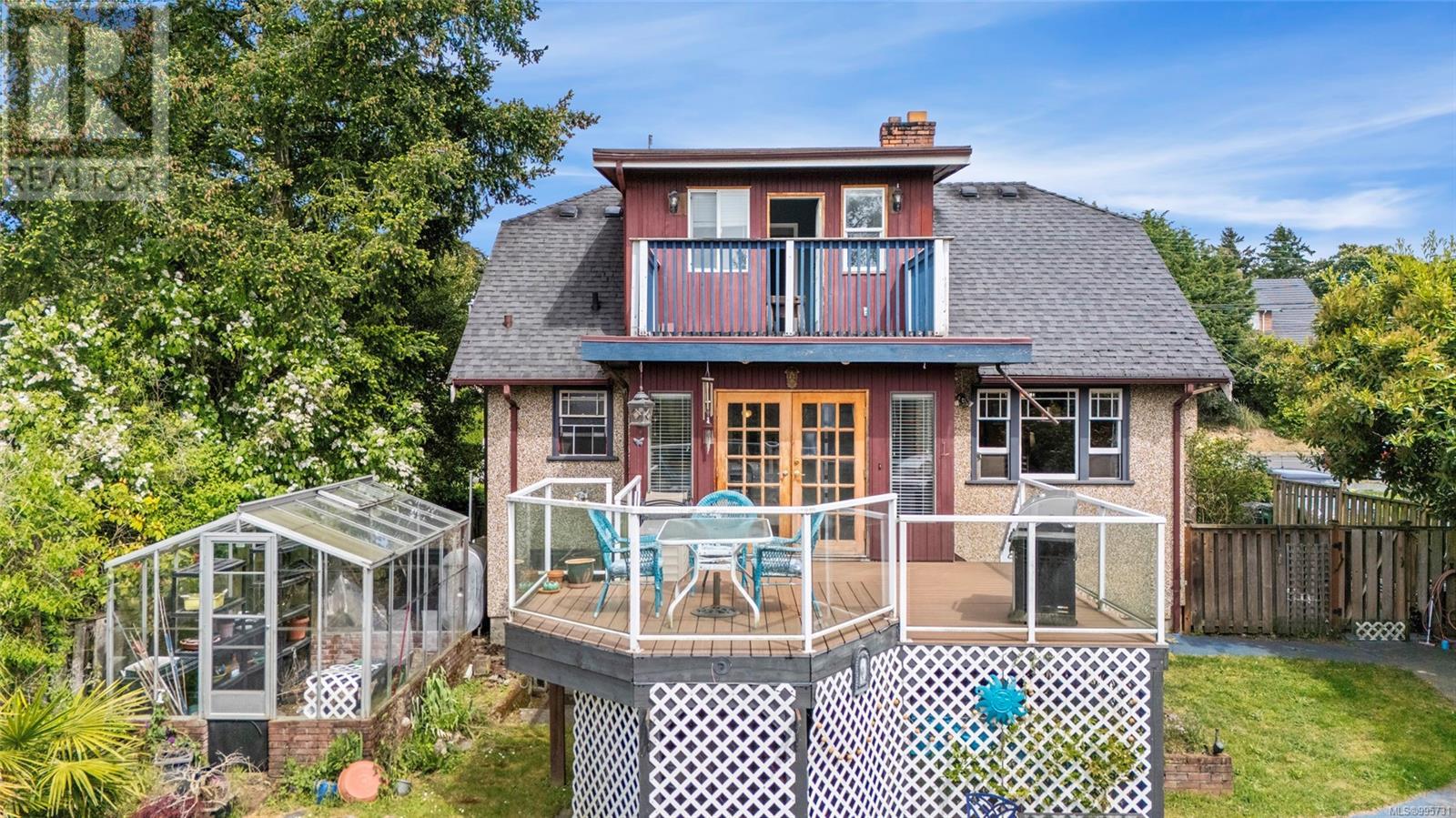 3630 Quadra St