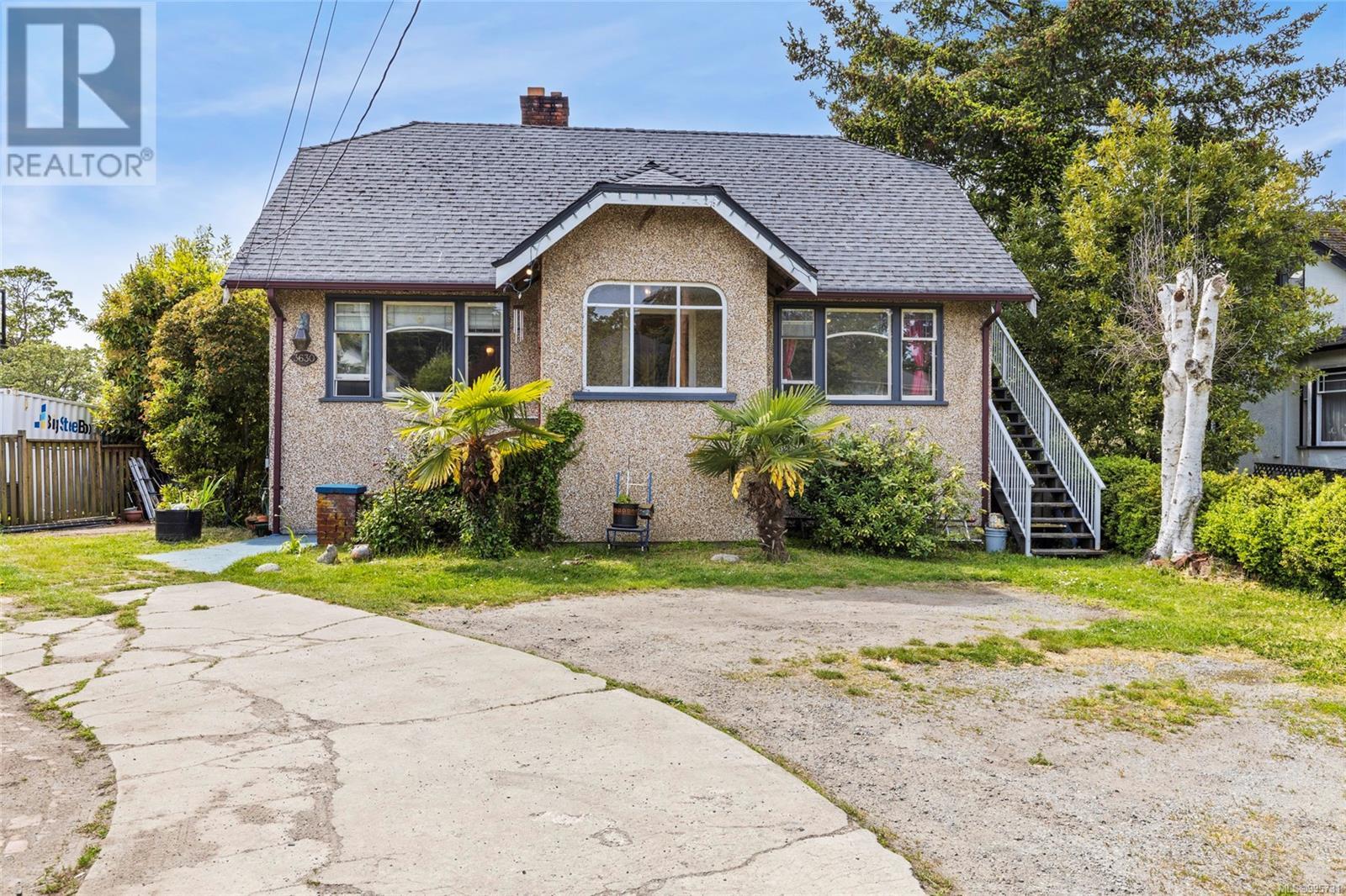 3630 Quadra St
