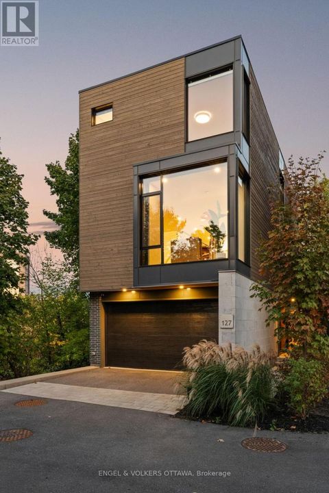 127 PERIDOT PRIVATE Ottawa ON K2C3M3