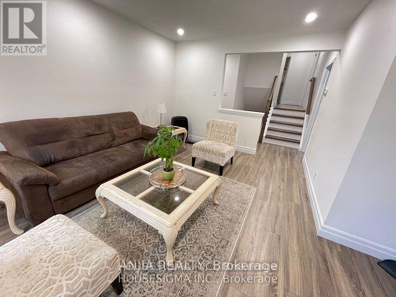 46 SEATON DRIVE W