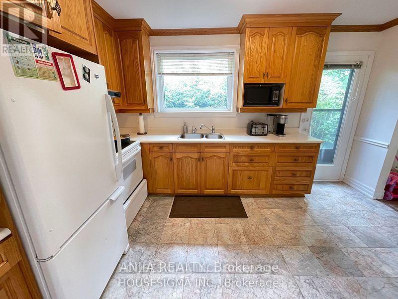 46 SEATON DRIVE W
