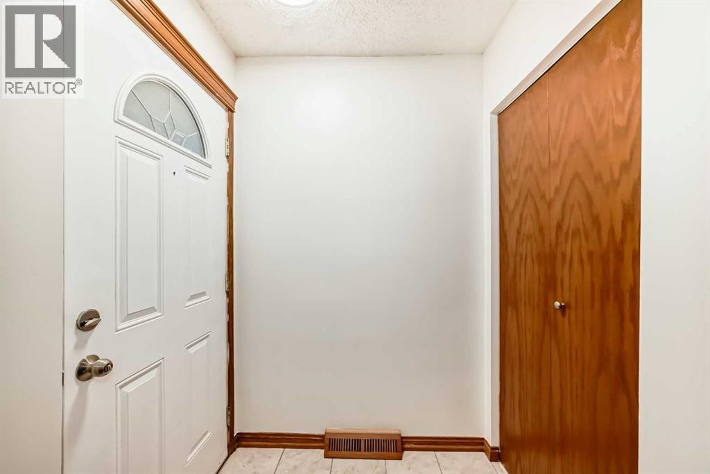 5924 Centre Street NE