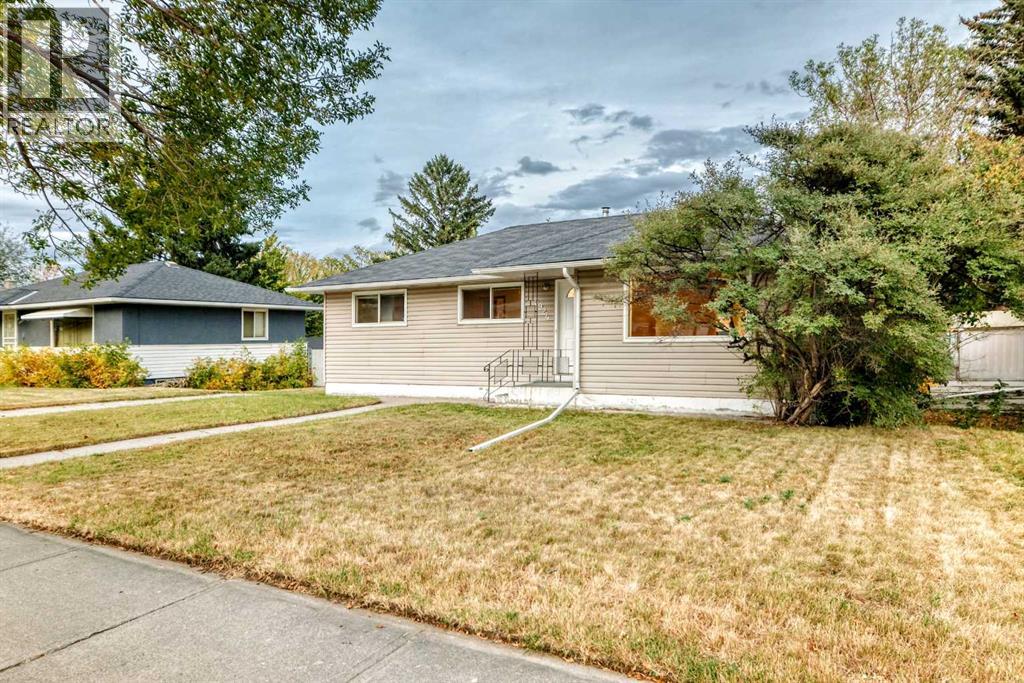 5924 Centre Street NE