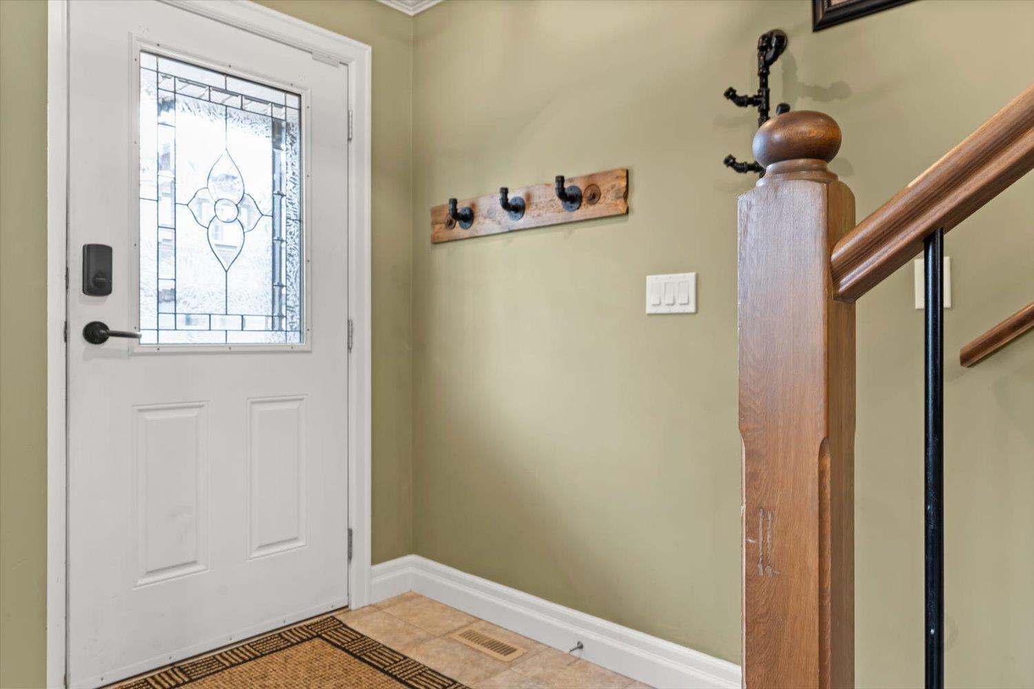 46 6887 SHEFFIELD WAY|Sardis East Vedder
